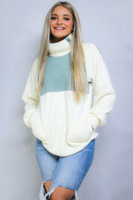 Load image into Gallery viewer, Teal Quilted PullOver
