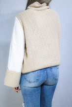 Load image into Gallery viewer, Sand Color Block TurtleNeck
